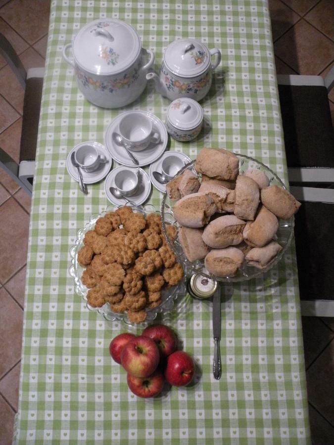 Tetto Nuovo B&B Cuneo Bagian luar foto